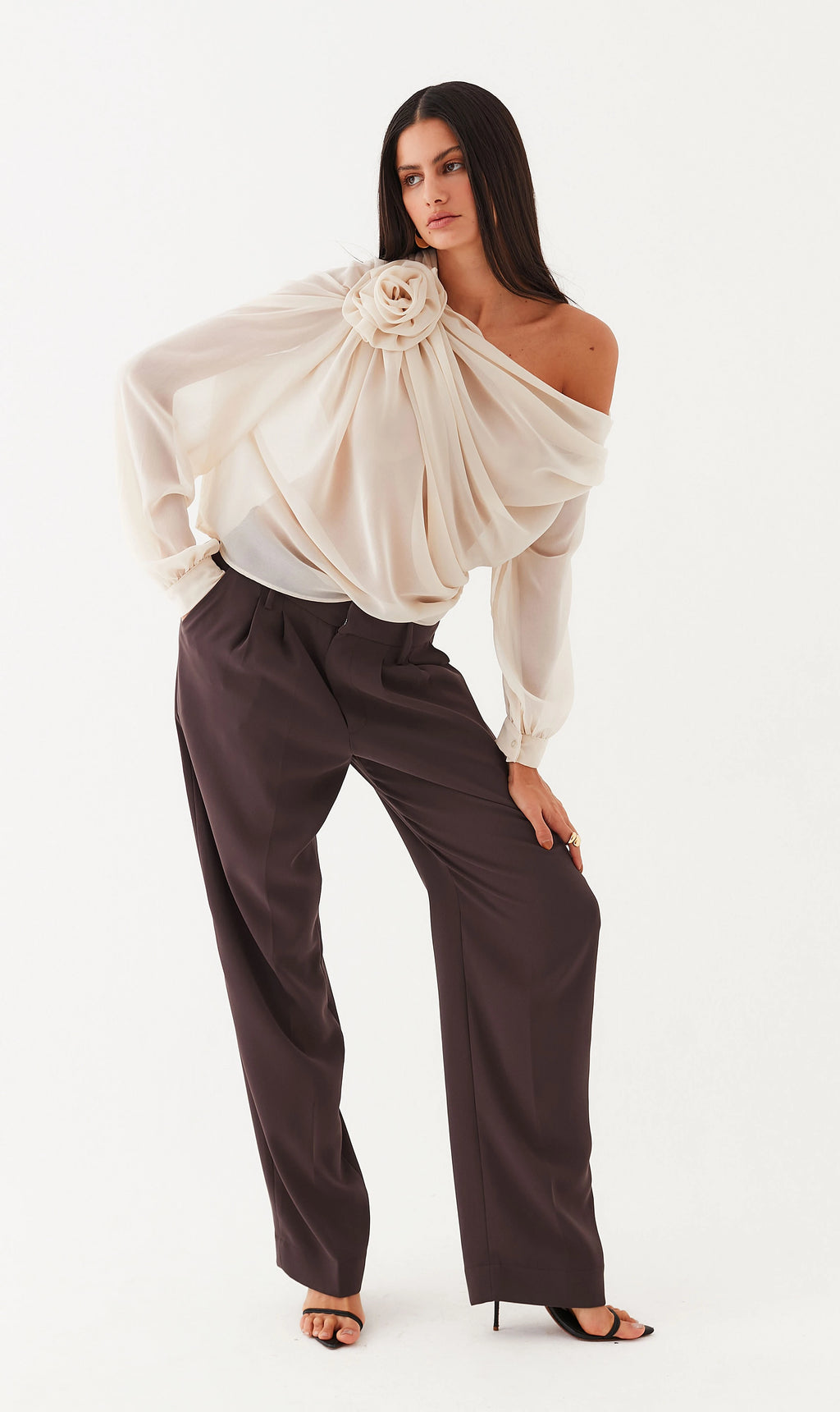 Blusa um Ombro Crepe Camélia Flower